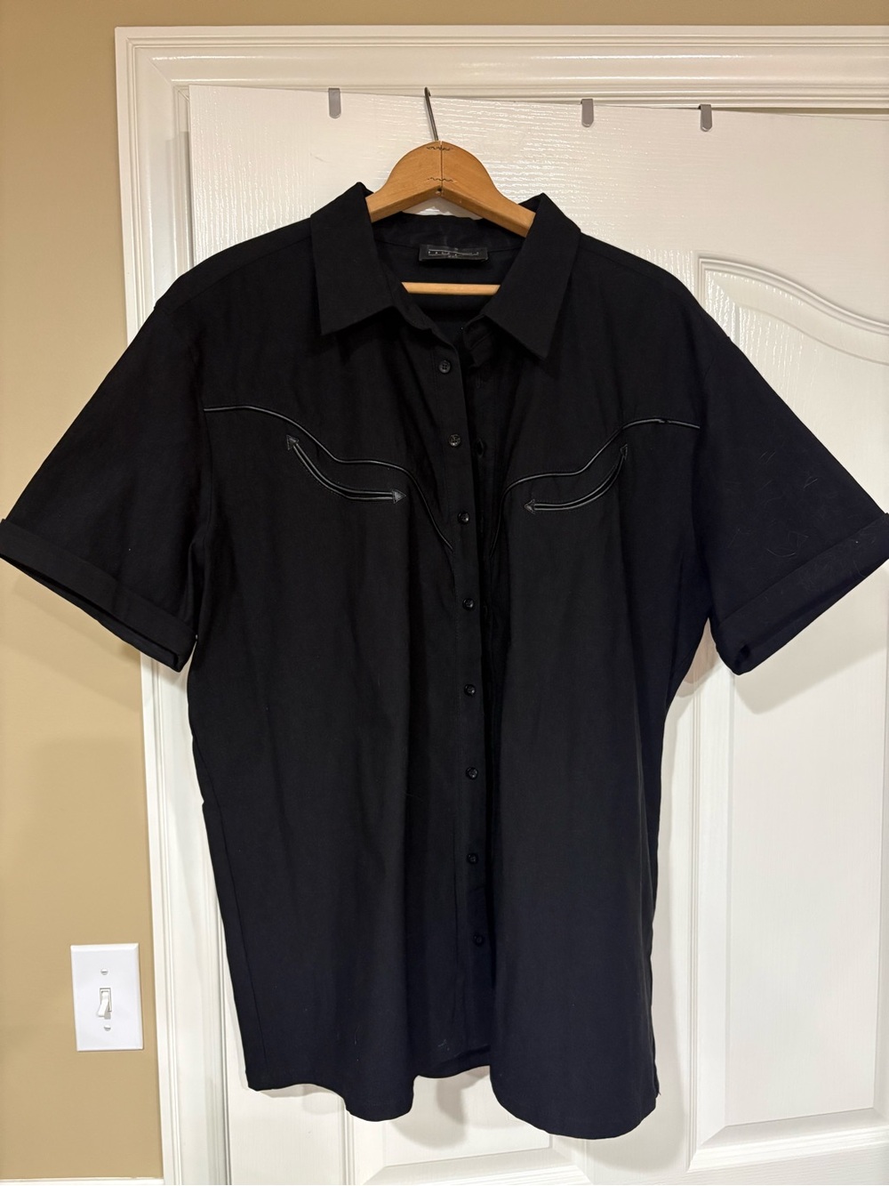 NWOT- Short-Sleeve Black Casual Button-Down Shirt by Katakomb